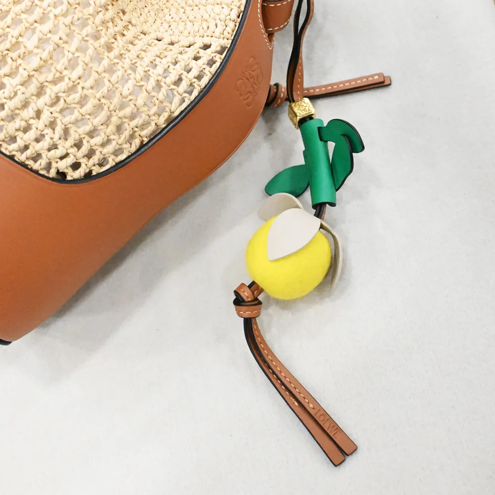 LOEWE 立體花朵造型毛氈牛皮鑰匙圈吊飾 歷史價格詳細信息