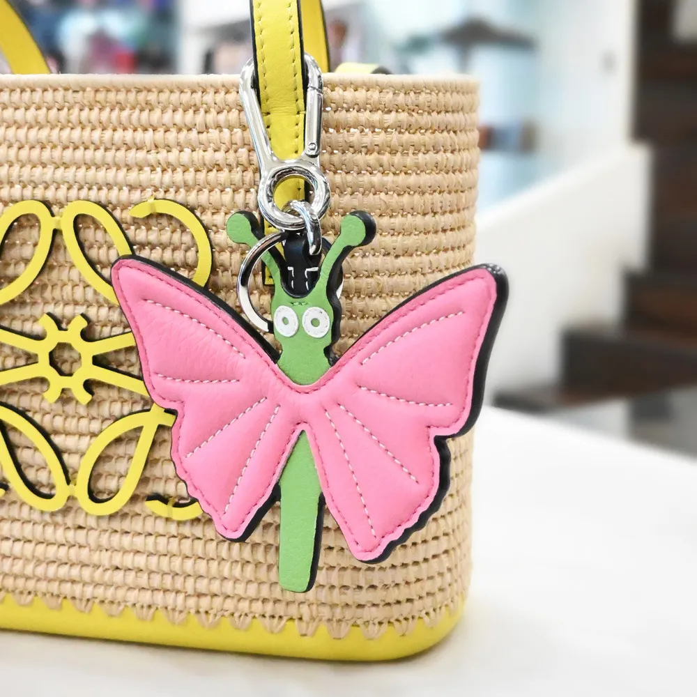 LOEWE 壓印LOGO米蘭意象水果蛋糕牛皮鑰匙圈吊飾 歷史價格詳細信息