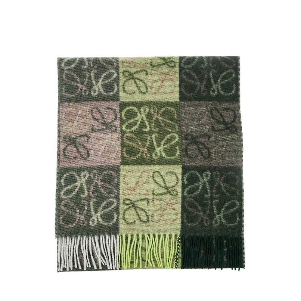 LOEWE 新款Anagram 立體壓紋柔軟粒面小牛皮方形鑰匙拉鍊卡片零錢包 (珍珠灰/淡綠色) 歷史價格詳細信息