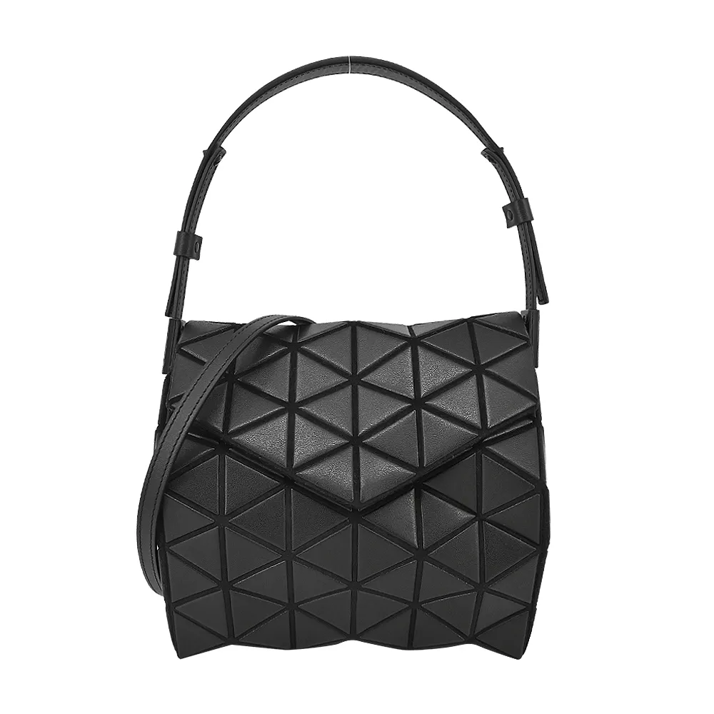 ISSEY MIYAKE 三宅一生 BAOBAO 黑亮面方格7x7側肩/手提包 歷史價格詳細信息