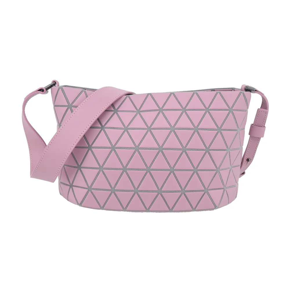 ISSEY MIYAKE 三宅一生 BAOABO 粉彩透光6x6亮面手提包-黃綠 歷史價格詳細信息