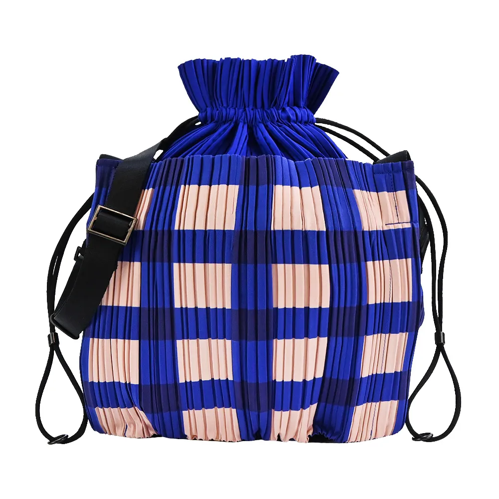 ISSEY MIYAKE PLEATS TOTE褶飾手提袋 歷史價格詳細信息