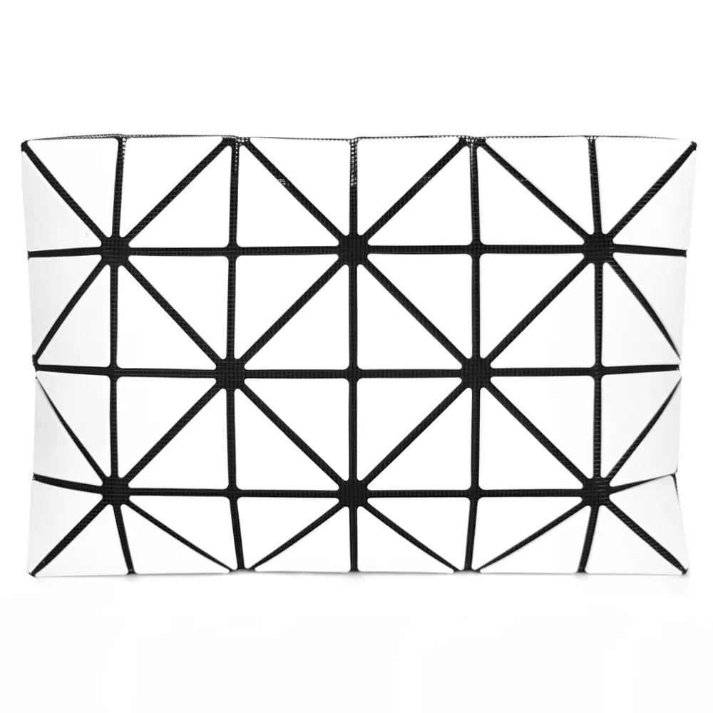 ISSEY MIYAKE 三宅一生 BAOBAO 白色亮面方格10x10側肩/手提包 歷史價格詳細信息