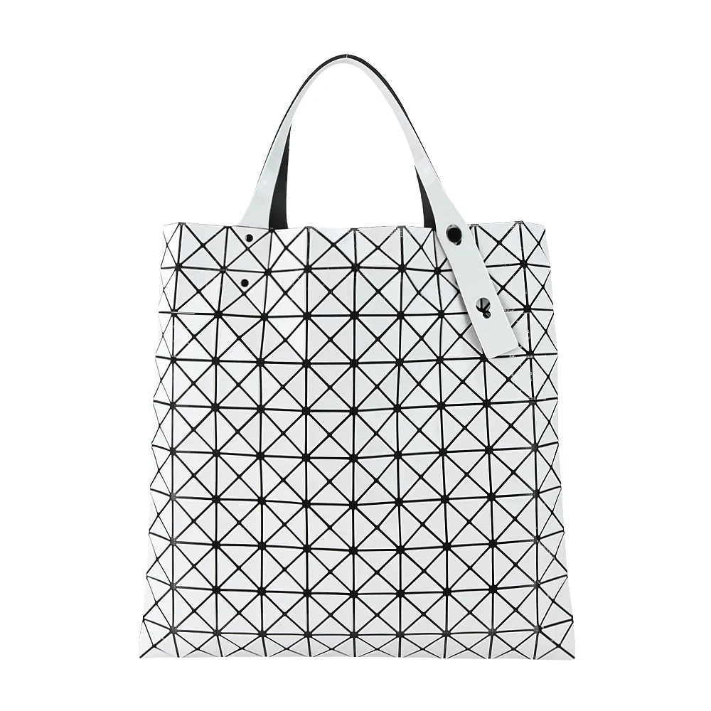 ISSEY MIYAKE 三宅一生 BAOBAO 白色亮面方格10x10側肩/手提包 歷史價格詳細信息