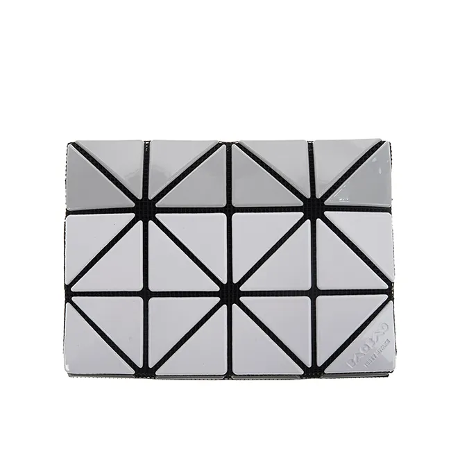 ISSEY MIYAKE BAOBAO 3X5 限量螢光彩繪塗鴉扁斜背包(綠) 廠商直送 歷史價格詳細信息