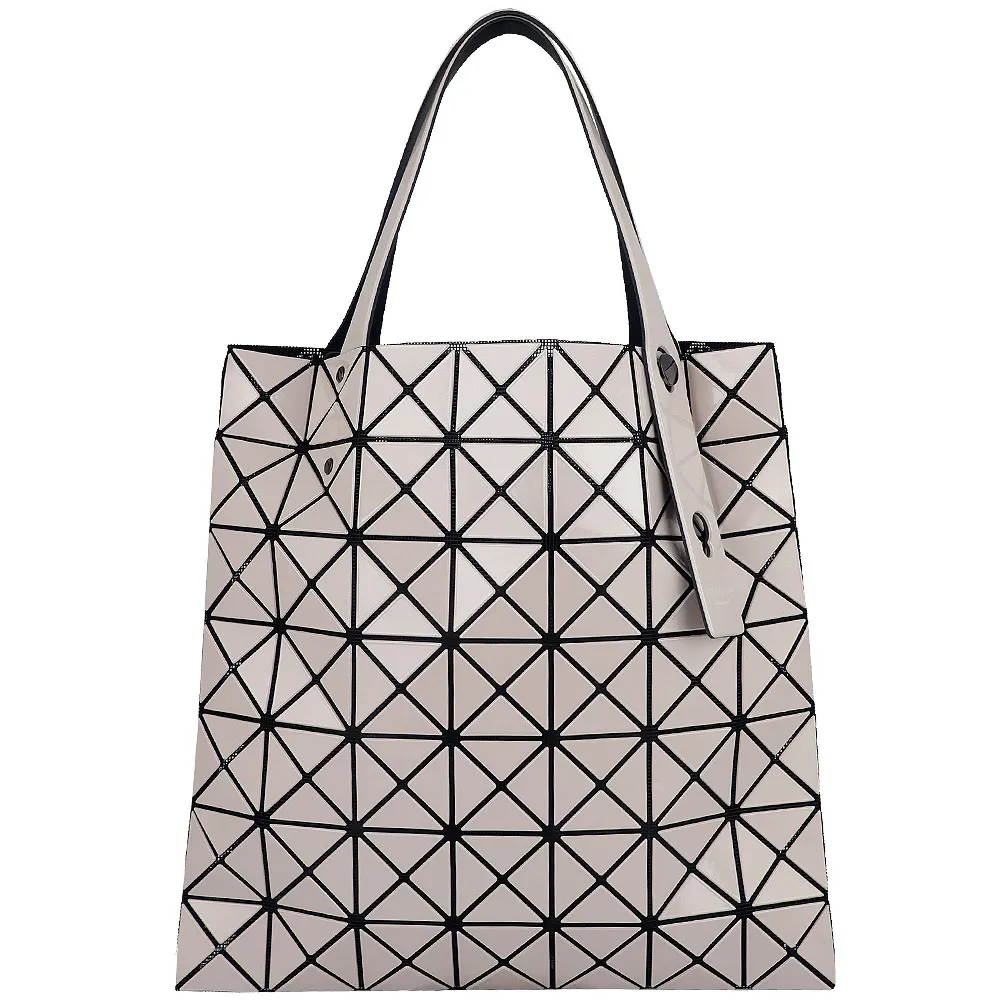 ISSEY MIYAKE 三宅一生 BAOBAO 白亮面方格3x4小斜背包 歷史價格詳細信息