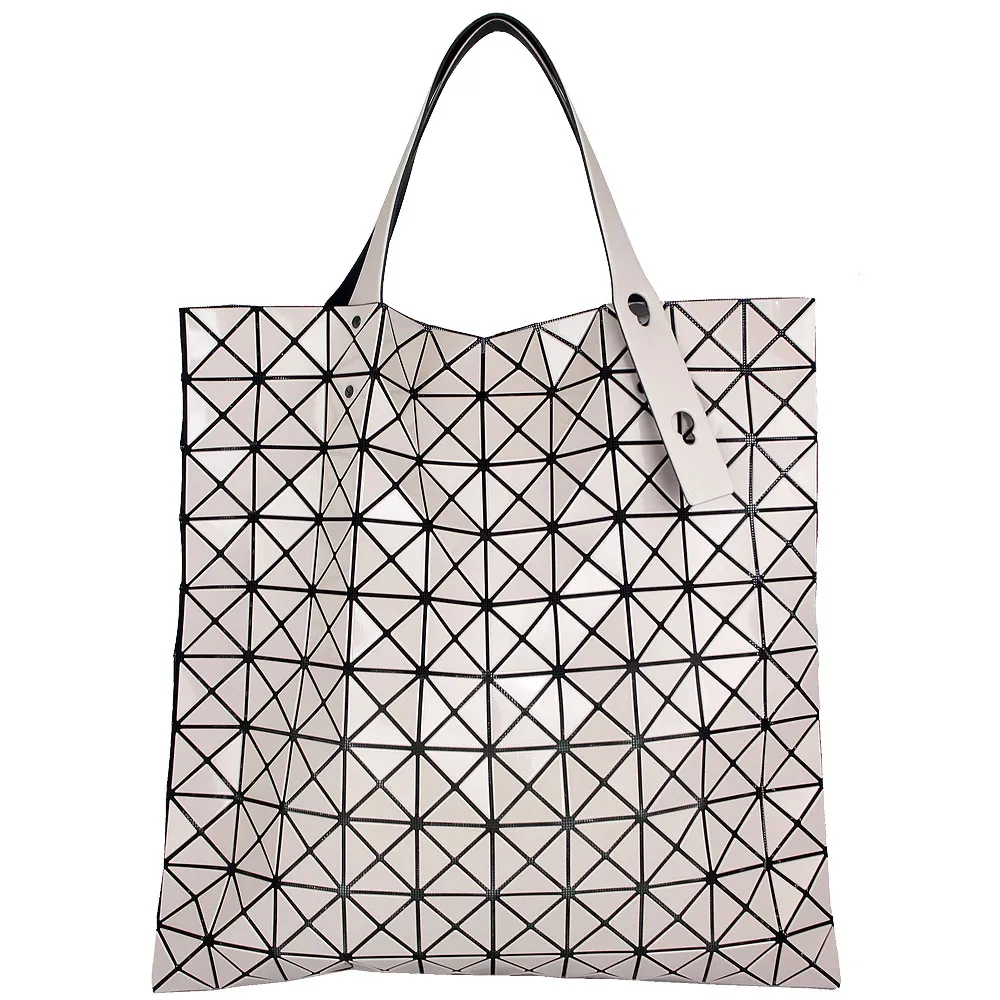 ISSEY MIYAKE 三宅一生 BAOBAO 10x10亮面肩背包-白 歷史價格詳細信息