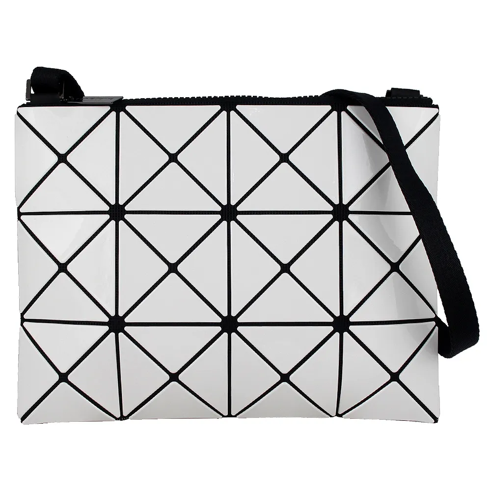 三宅一生 Issey Miyake BAOBAO 小方盒 手機包 手提包 手挽包 草綠色 免運 歷史價格詳細信息