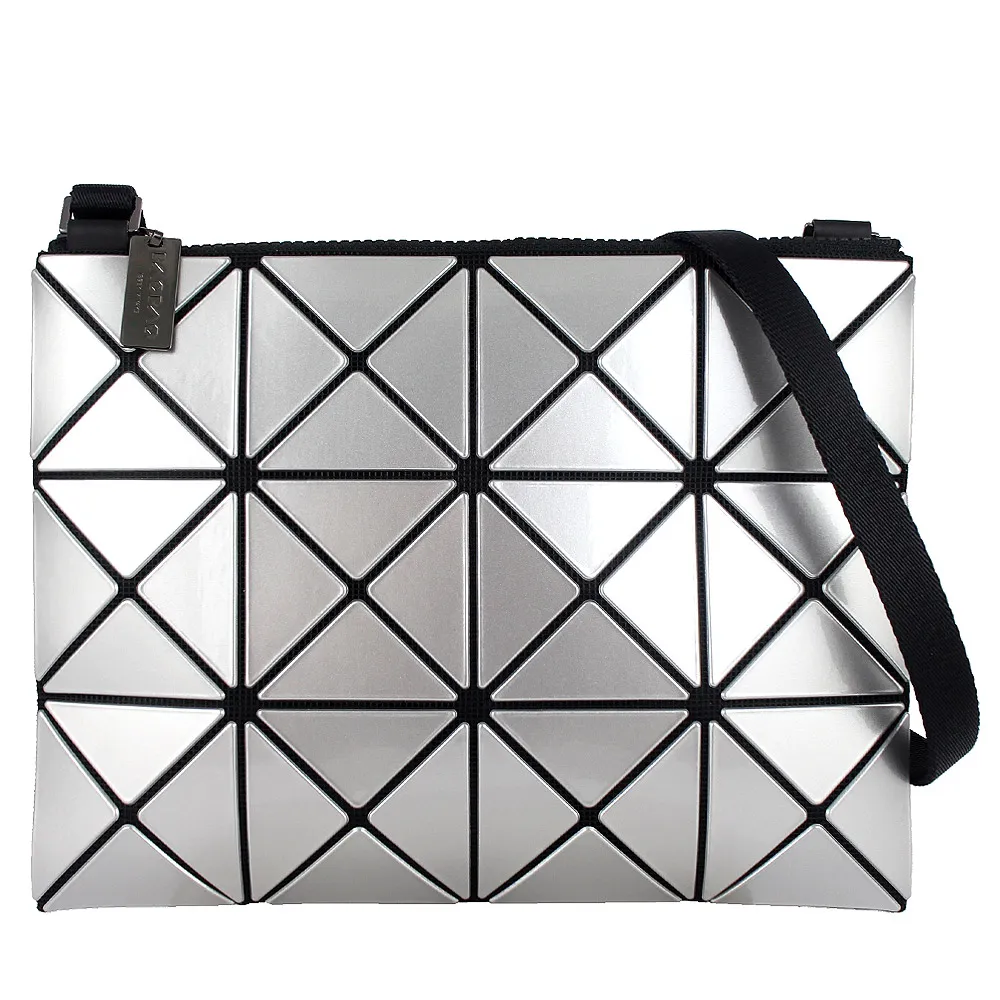 三宅一生 Issey Miyake BAOBAO 小方盒 手機包 手提包 手挽包 草綠色 免運 歷史價格詳細信息