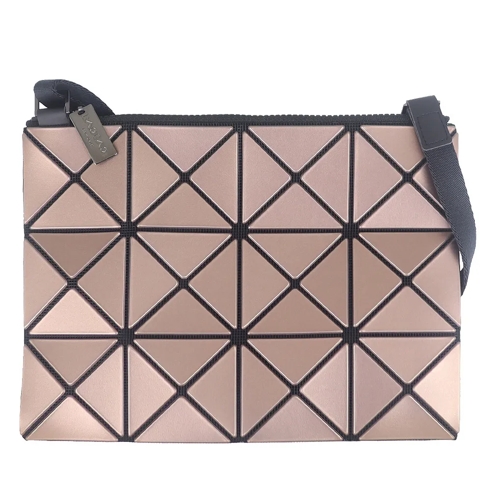 三宅一生 Issey Miyake BAOBAO 小方盒 手機包 手提包 手挽包 草綠色 免運 歷史價格詳細信息