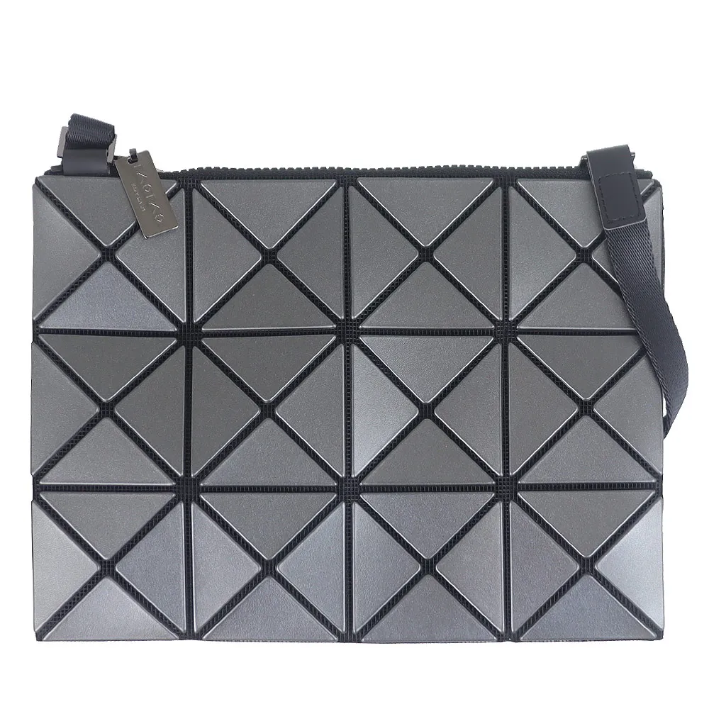 三宅一生 Issey Miyake BAOBAO 小方盒 手機包 手提包 手挽包 草綠色 免運 歷史價格詳細信息