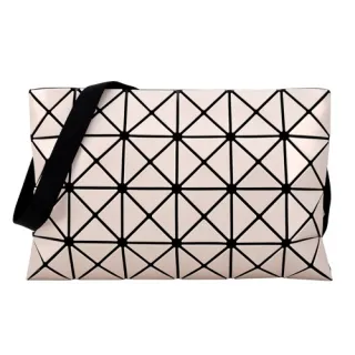 ISSEY MIYAKE 三宅一生 BAOBAO 白亮面方格3x4小斜背包 歷史價格詳細信息