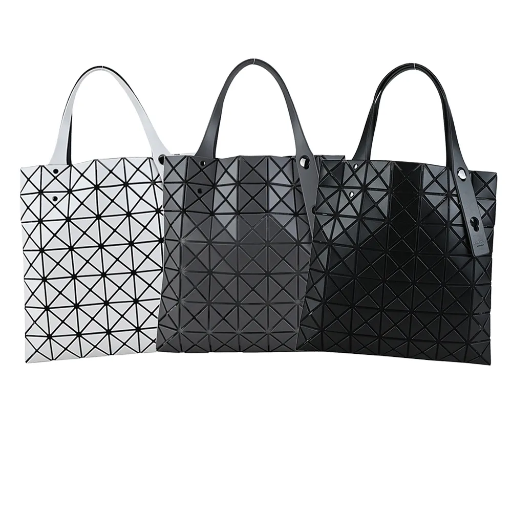 ISSEY MIYAKE 三宅一生 BAOBAO鏡面三色方格10x10肩背包(藍綠) 歷史價格詳細信息