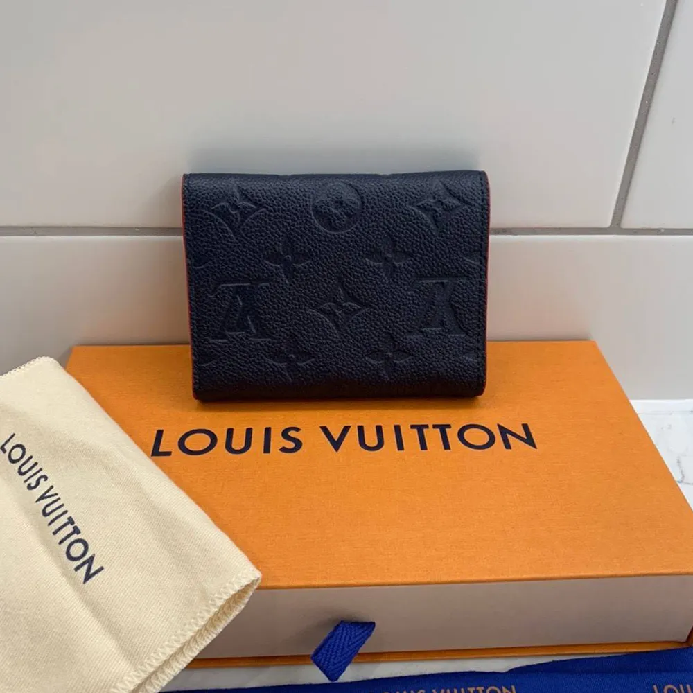 LOUIS VUITTON Victorine系列 Monogram原花三折暗釦短夾 玫粉 LV M62360 歷史價格詳細信息