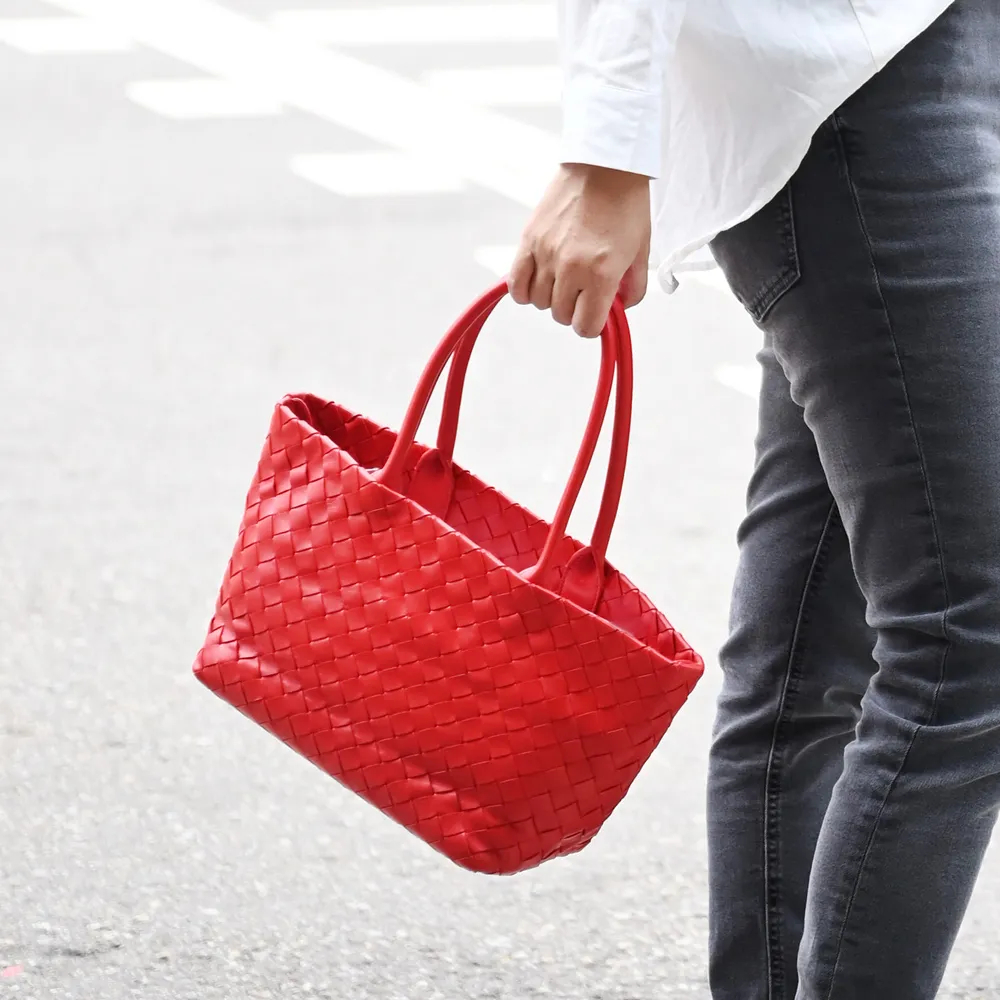 BOTTEGA VENETA 手工編織小牛皮3卡拉鍊卡片夾/零錢包(暗綠) 歷史價格詳細信息