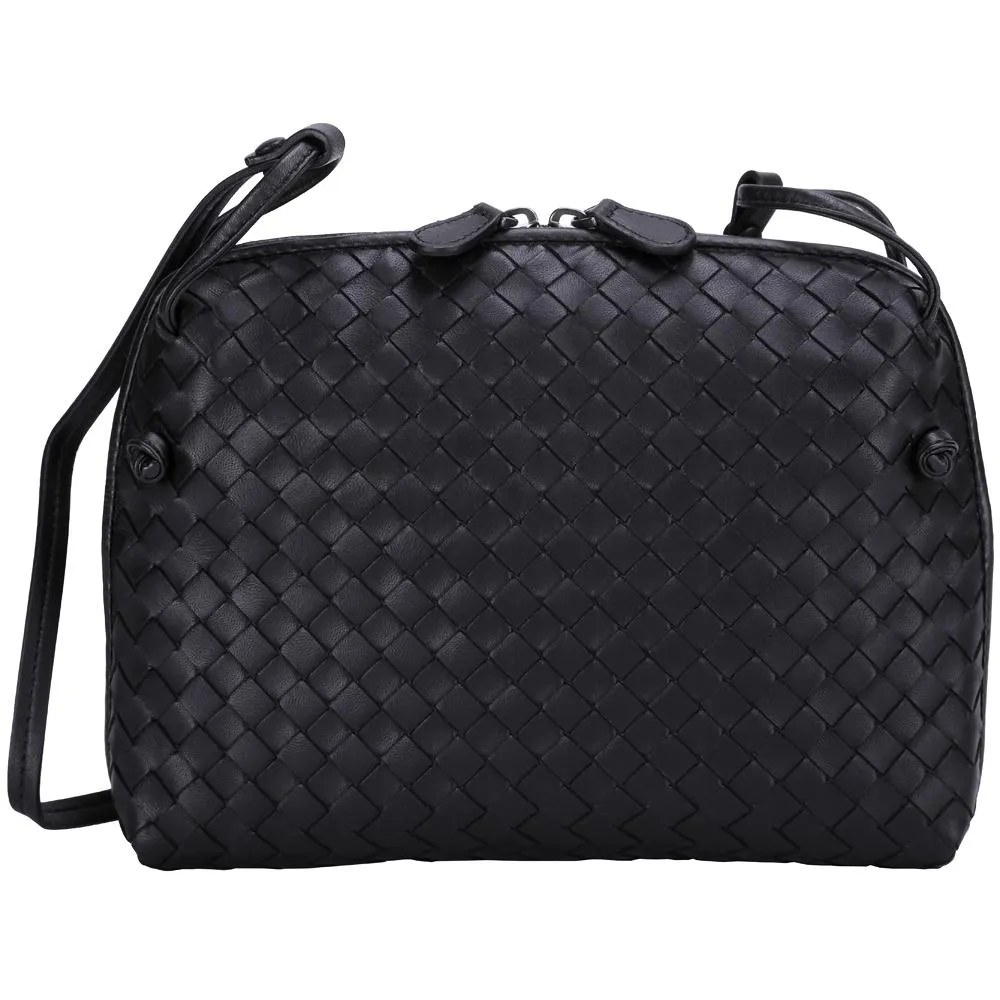 BOTTEGA VENETA 編織羊皮中款手拿包/收納包(黑色) 522429 V001N 1000 歷史價格詳細信息
