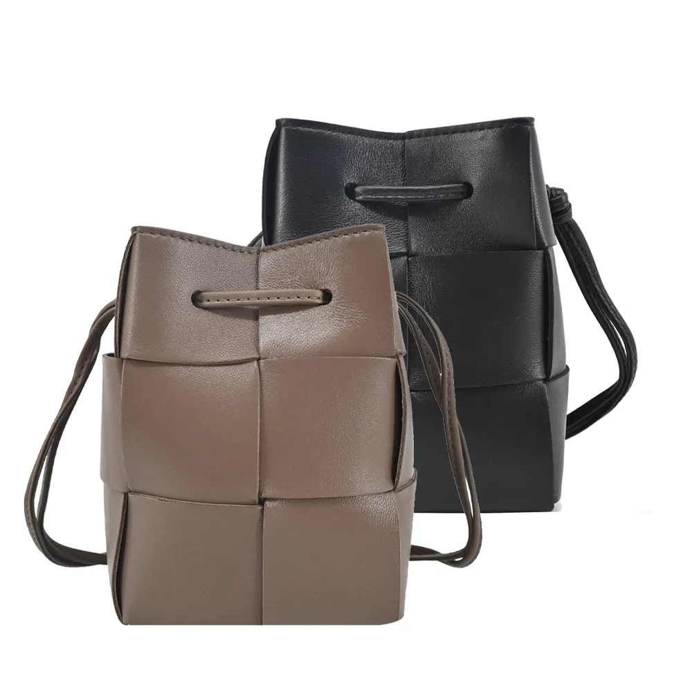 BOTTEGA VENETA Cassette 迷你編織皮革斜背水桶包(黑色) 歷史價格詳細信息