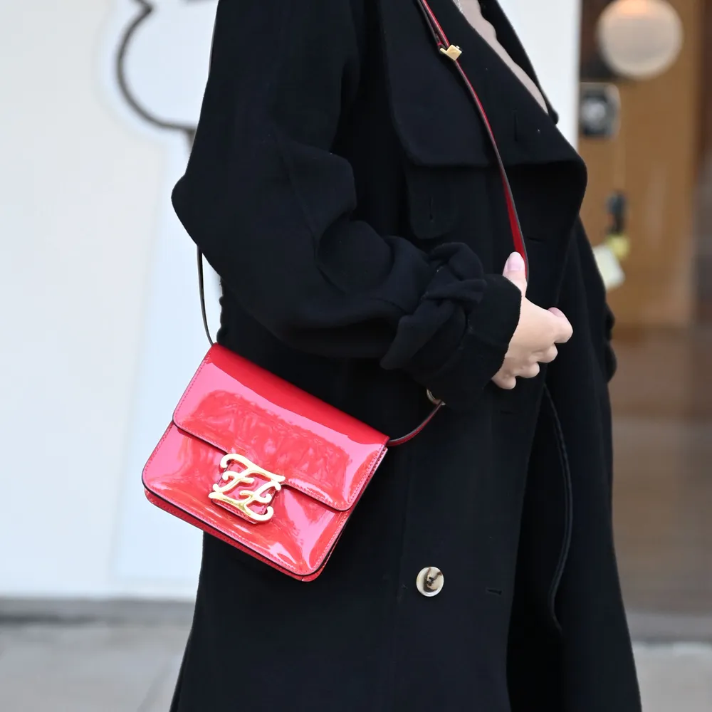 8BT37 金拾五圓 大東亞戰爭 割增金附 戰時貯蓄債券 寬約12.8公分 高約16.8公分 隨樣寄出 歷史價格詳細信息