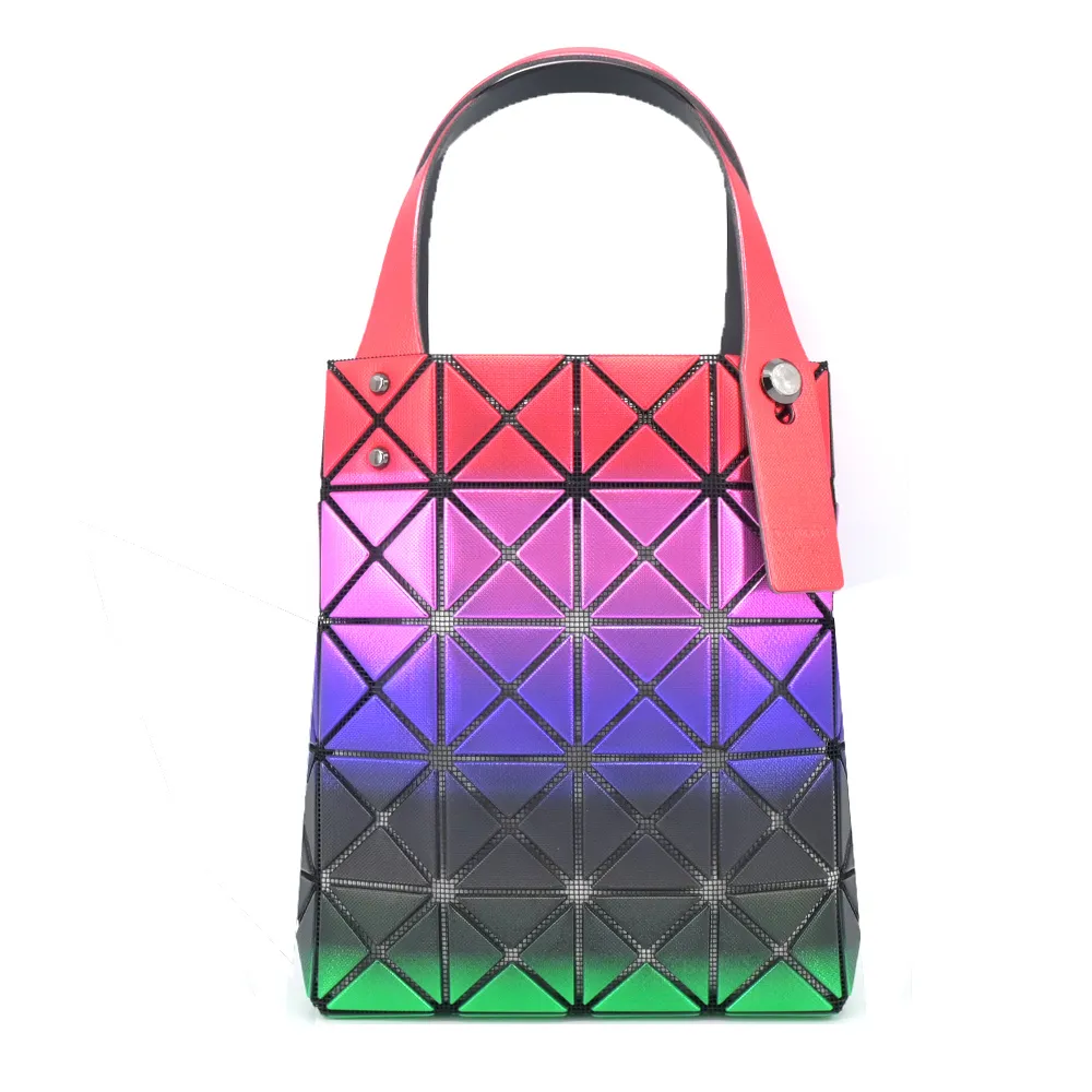 ISSEY MIYAKE 三宅一生 BAOBAO MAGIC HOUR 多採漸變斜背包-紅色 歷史價格詳細信息