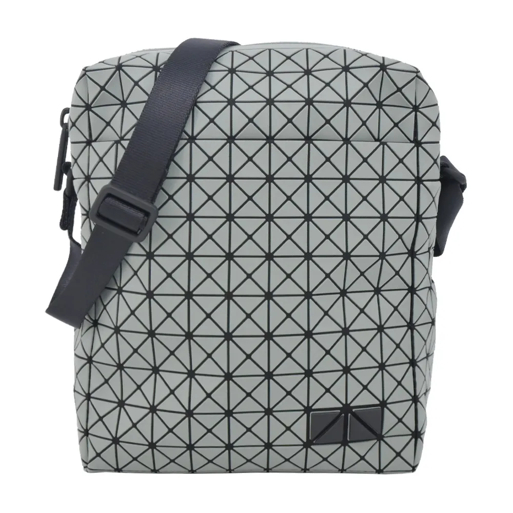 三宅一生 Issey Miyake BAOBAO Kuro Walker 雙肩包 後背包 電腦包 學生包 淺粉 歷史價格詳細信息