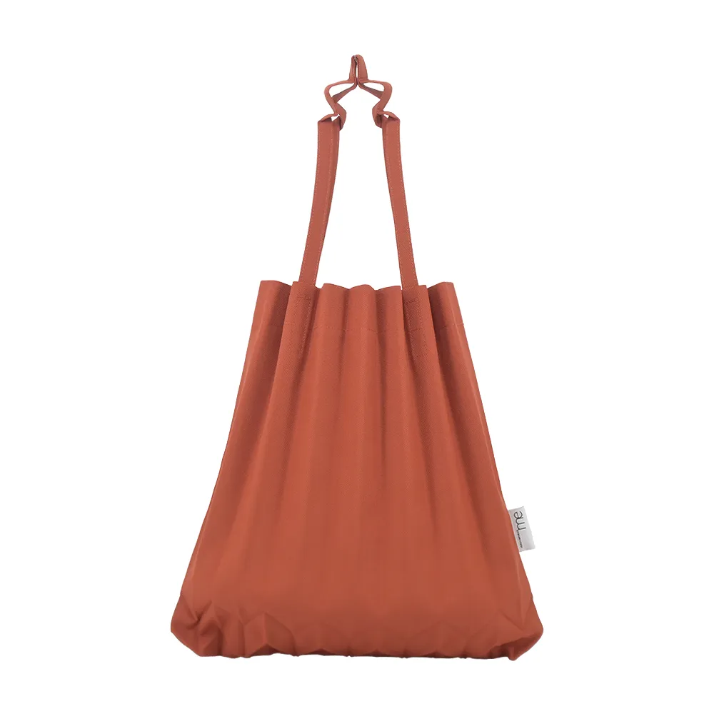 ISSEY MIYAKE 三宅一生 ME 素面摺疊樹幹包-迷你/寶藍 歷史價格詳細信息