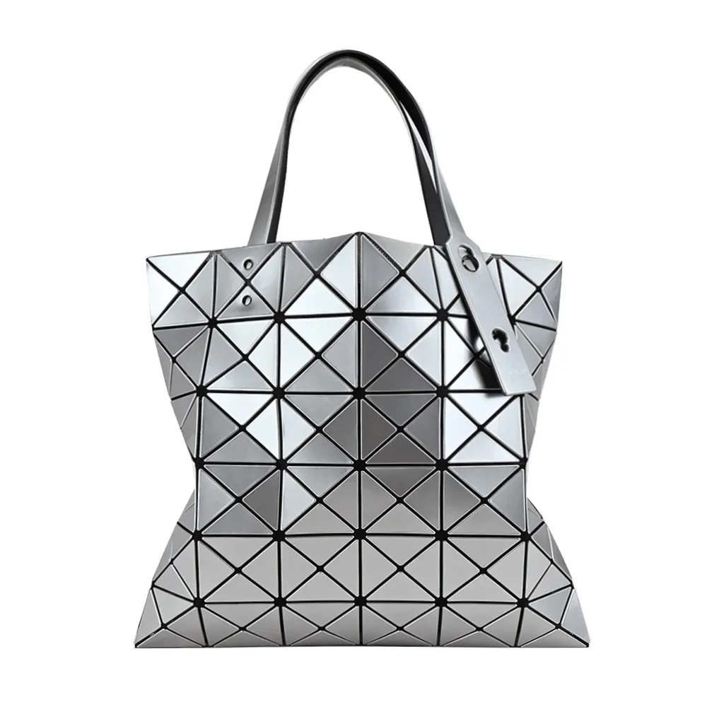 ISSEY MIYAKE 三宅一生 BAOBAO  6x6 亮面手提包-白 歷史價格詳細信息