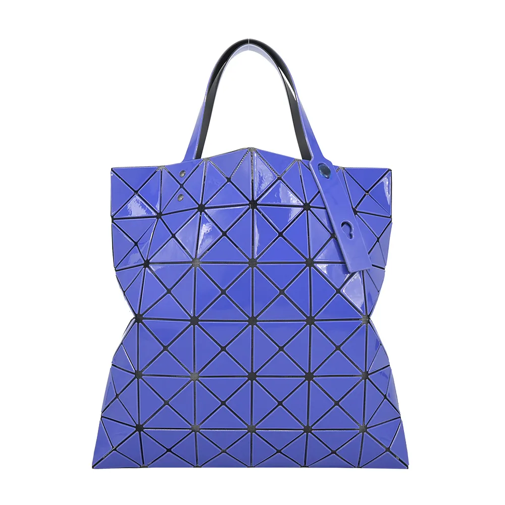 ISSEY MIYAKE 三宅一生 BAOBAO  6x6 亮面手提包-白 歷史價格詳細信息