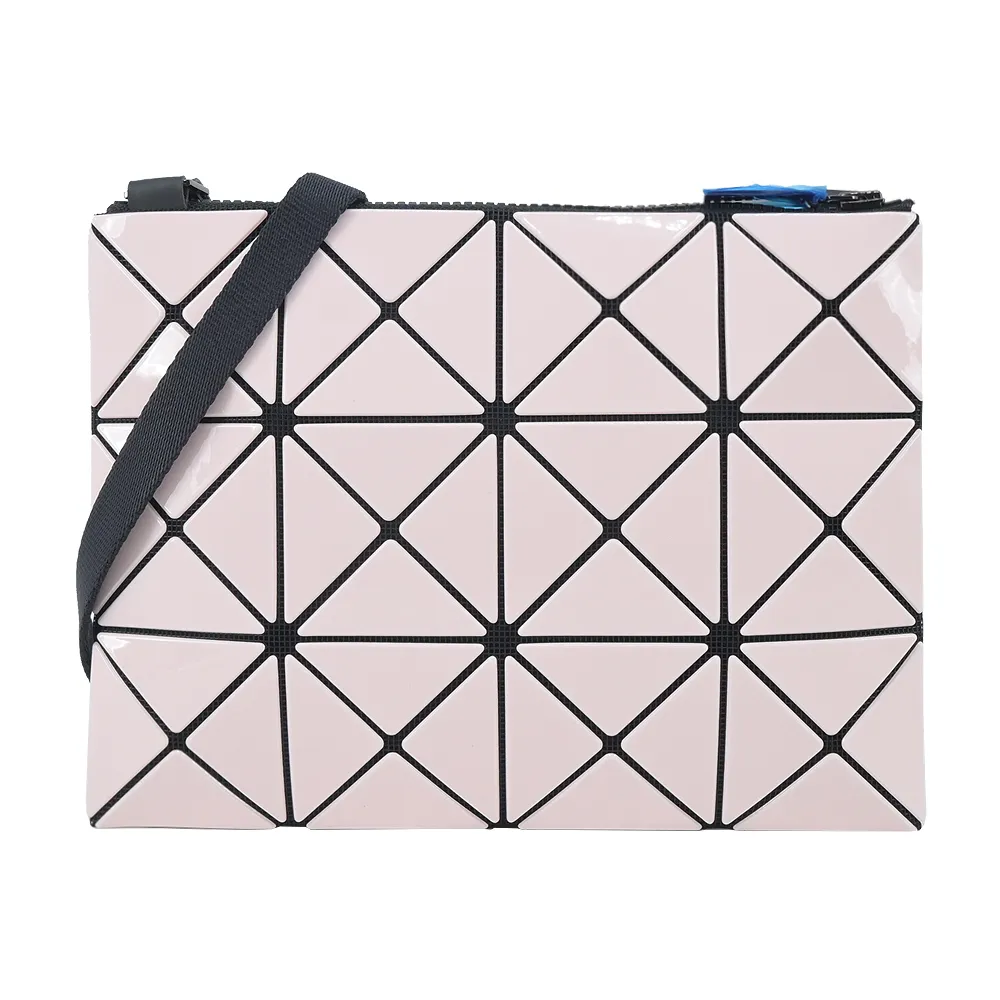 ISSEY MIYAKE 三宅一生 BAOABO 粉彩透光6x6亮面手提包-黃綠 歷史價格詳細信息