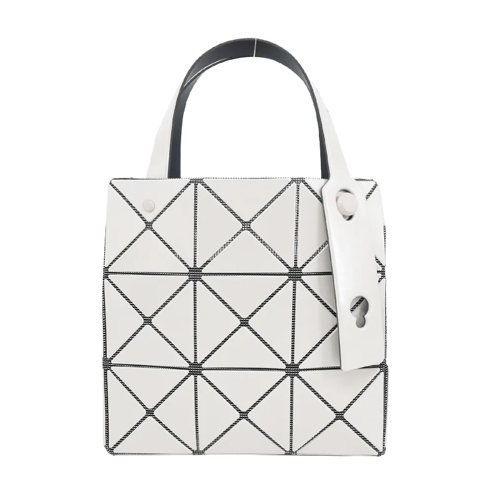 ISSEY MIYAK BAO BAO CARAT 3X3 亮面手提小方盒(藍色) AG610 72 歷史價格詳細信息