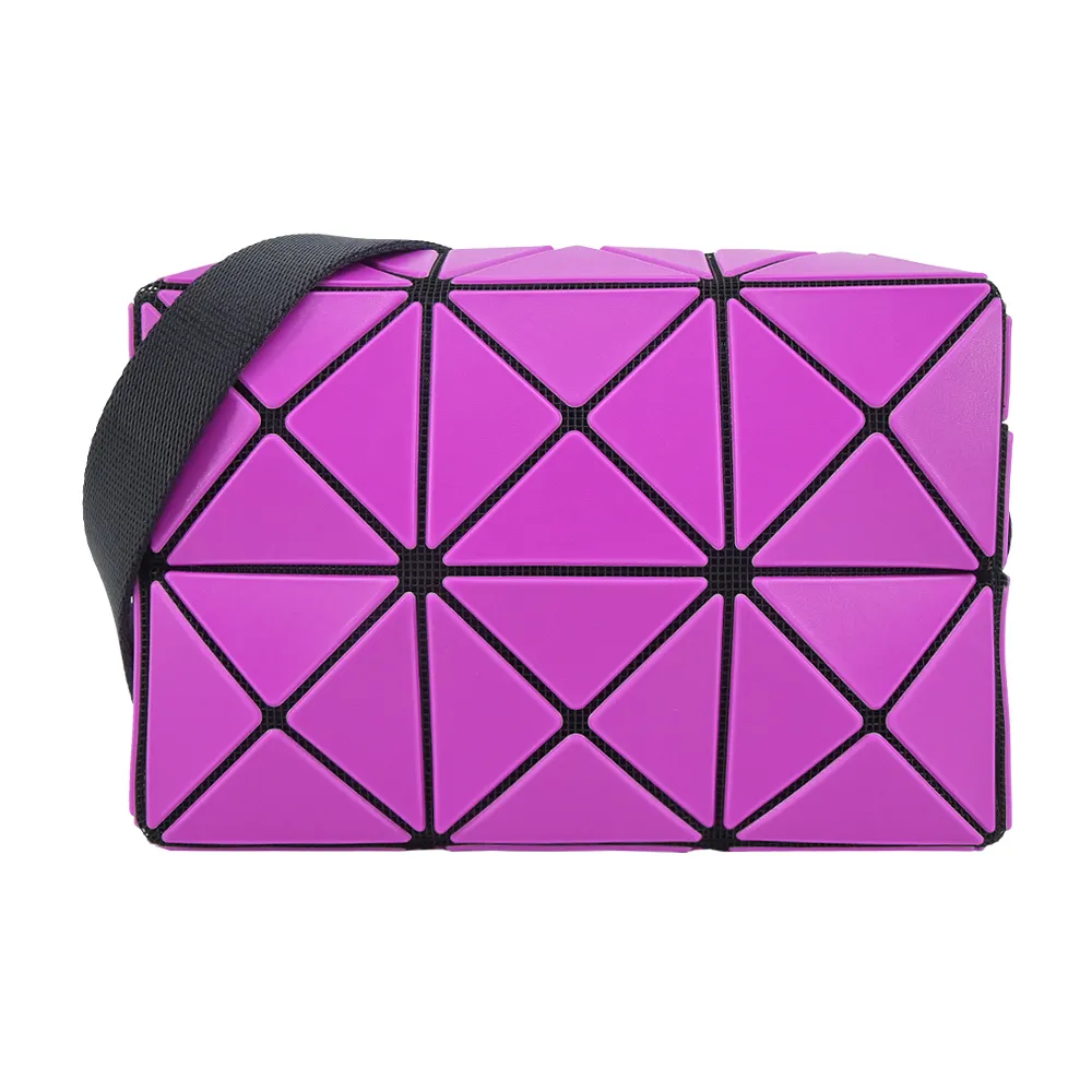 ISSEY MIYAKE BAO BAO CUBOID 迷你方形斜背包(綠色) AG661 62 歷史價格詳細信息