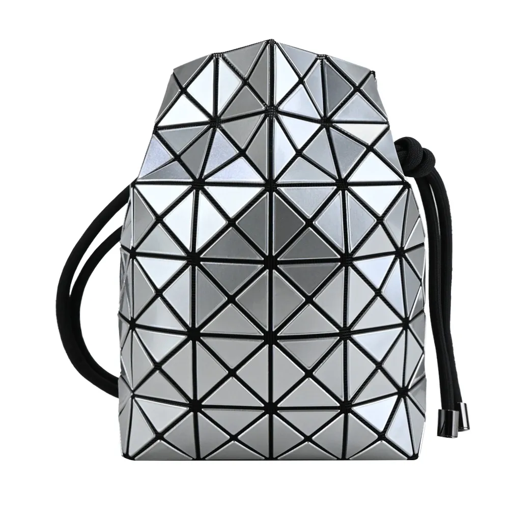 ISSEY MIYAKE 三宅一生 BAOBAO 亮面束口斜背包-白 歷史價格詳細信息