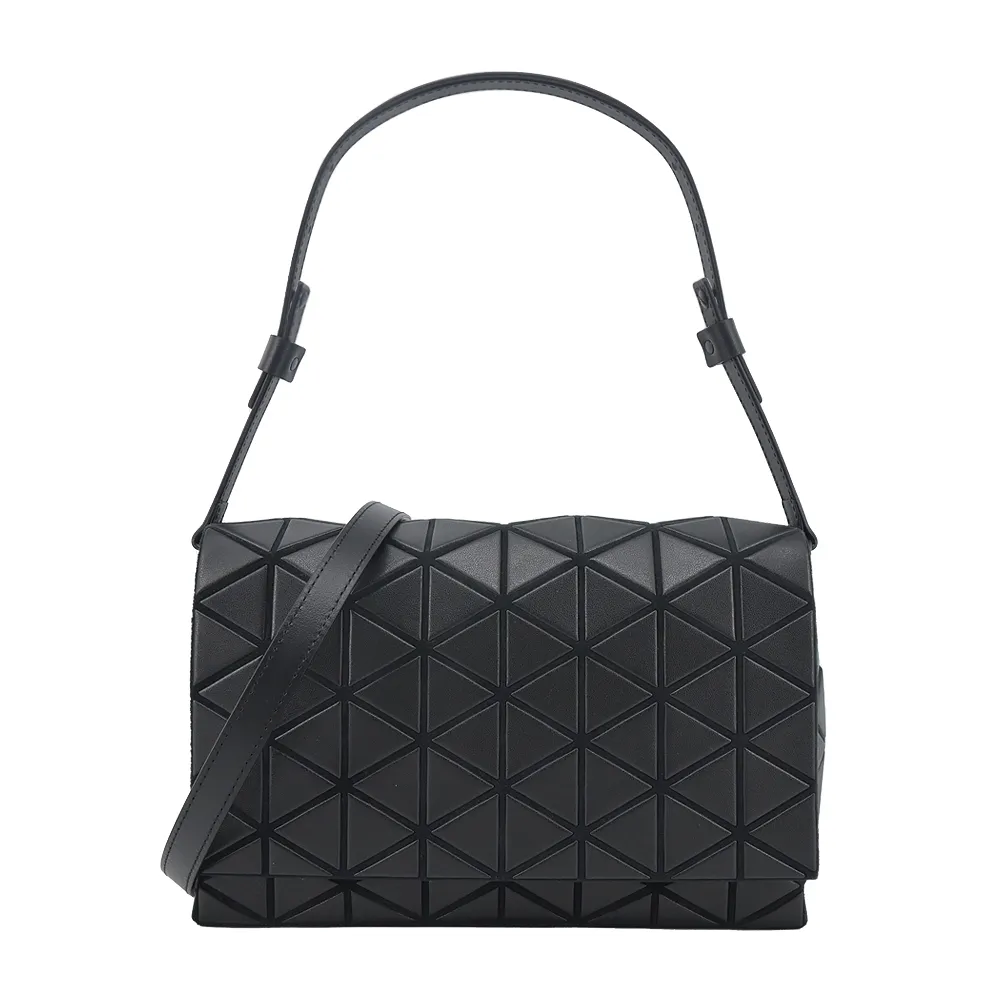 ISSEY MIYAKE 三宅一生 BAOBAO 黑亮面方格7x7側肩/手提包 歷史價格詳細信息