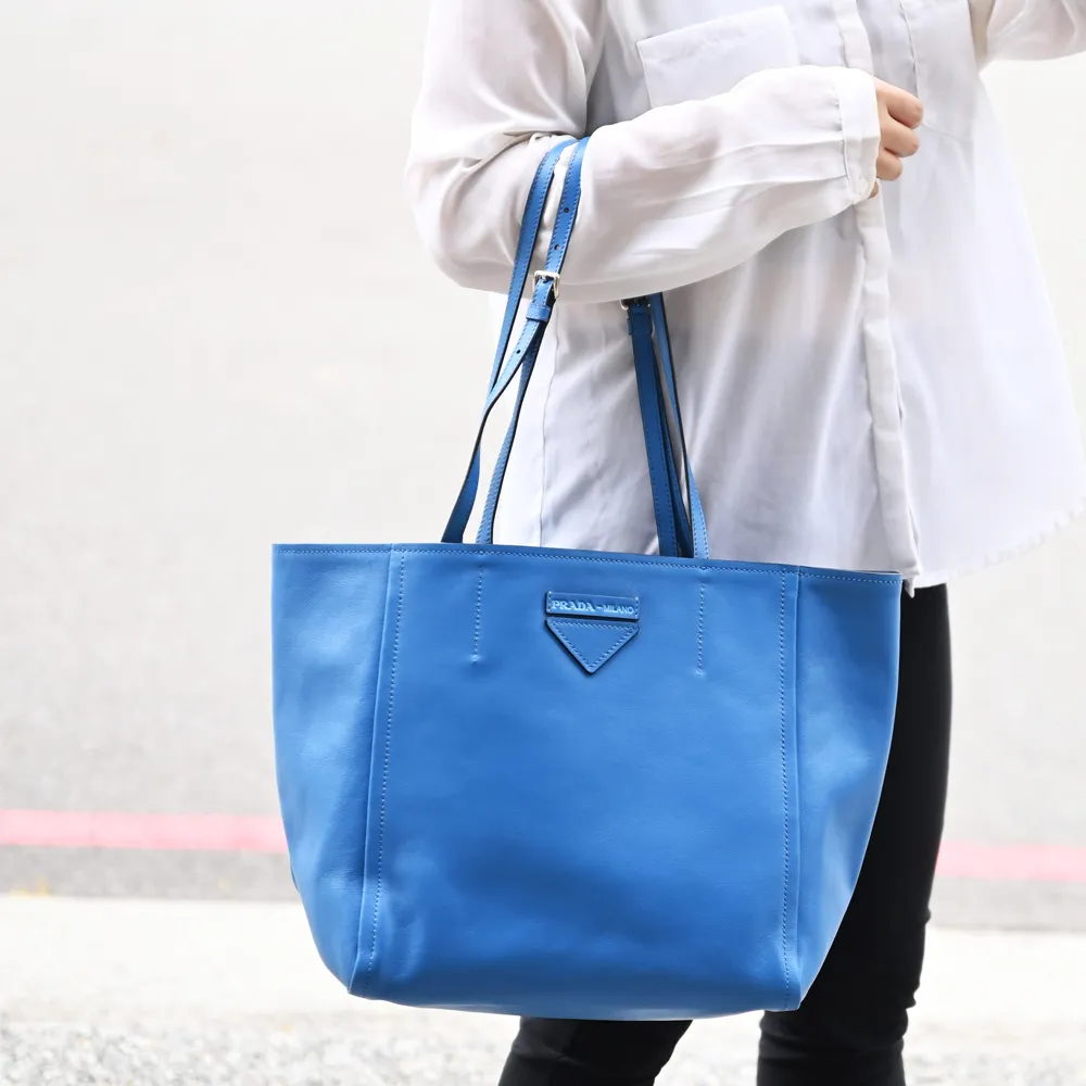 LOGO撞色托特包 Logo Tote Bag 歷史價格詳細信息