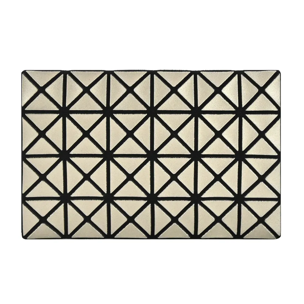 ISSEY MIYAKE 三宅一生 BAOBAO 4x6亮面手拿包-白 歷史價格詳細信息