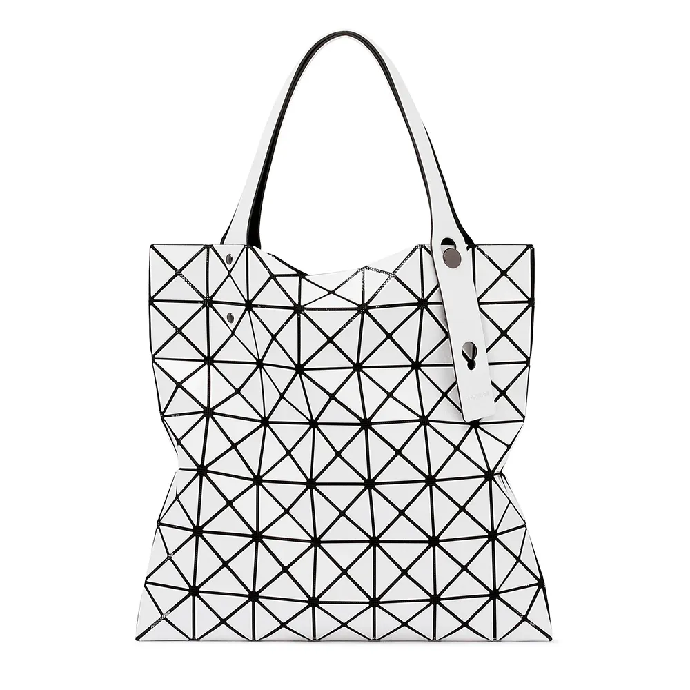 ISSEY MIYAKE 三宅一生 BAOBAO 白色亮面方格10x10側肩/手提包 歷史價格詳細信息