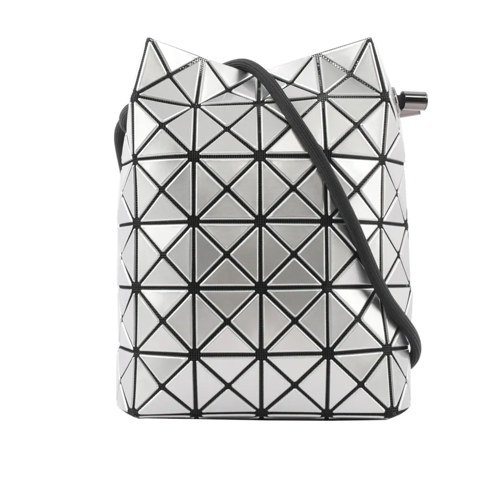 ISSEY MIYAKE BAO BAO CUBOID 迷你方形斜背包(綠色) AG661 62 歷史價格詳細信息