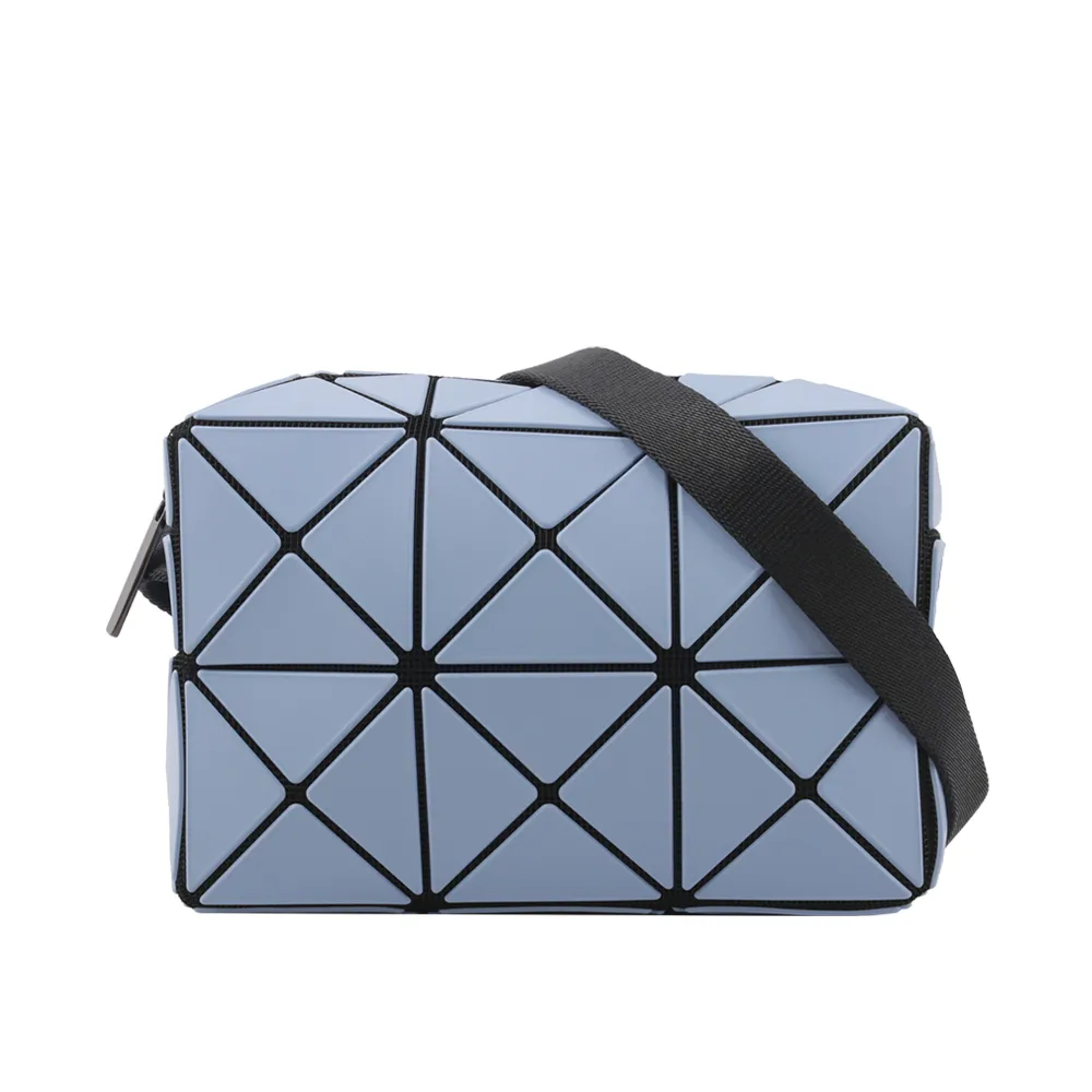 ISSEY MIYAKE BAO BAO CUBOID 迷你方形斜背包(綠色) AG661 62 歷史價格詳細信息