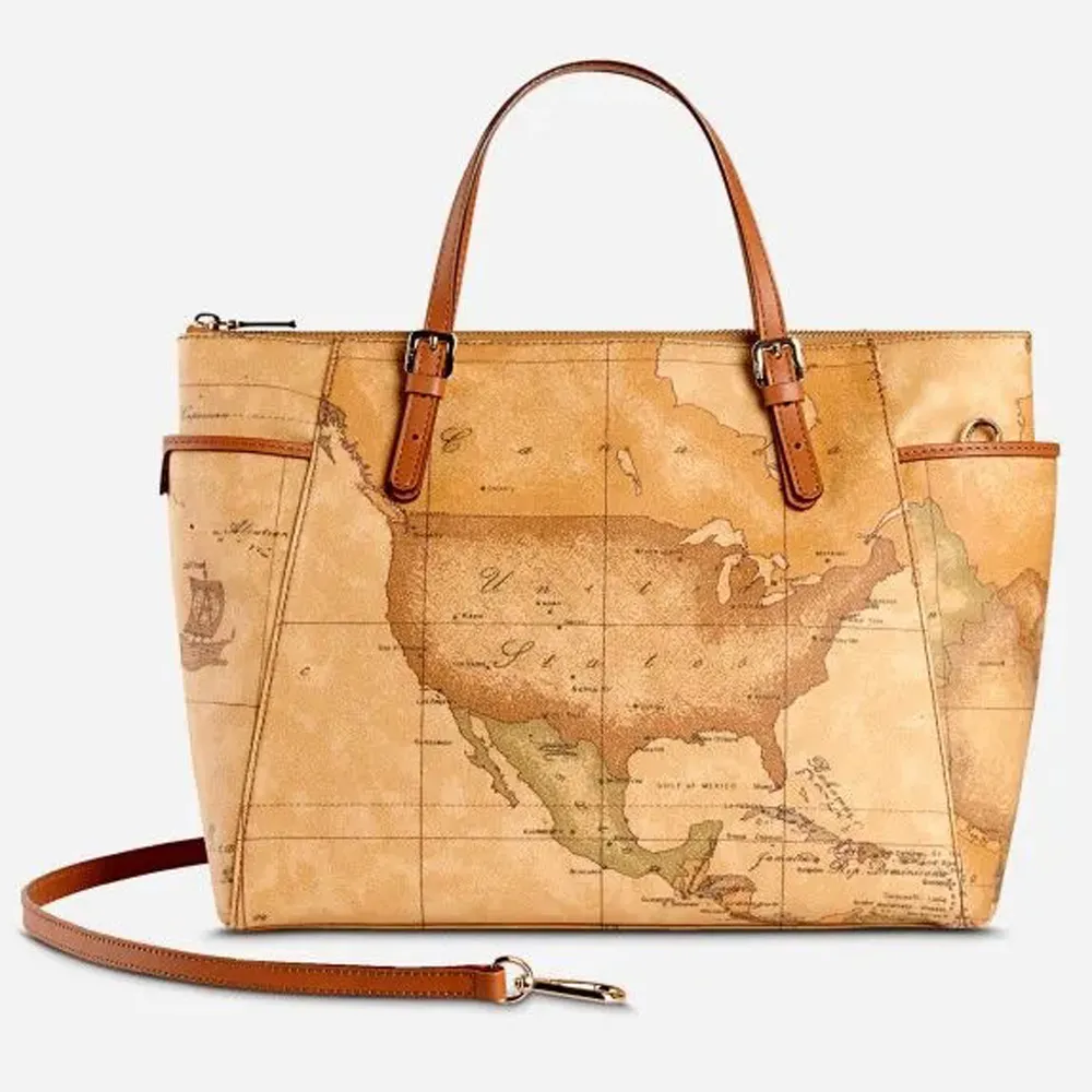 【Alviero Martini 義大利地圖包】帶鍊小肩包 21cm-地圖黃 歷史價格詳細信息