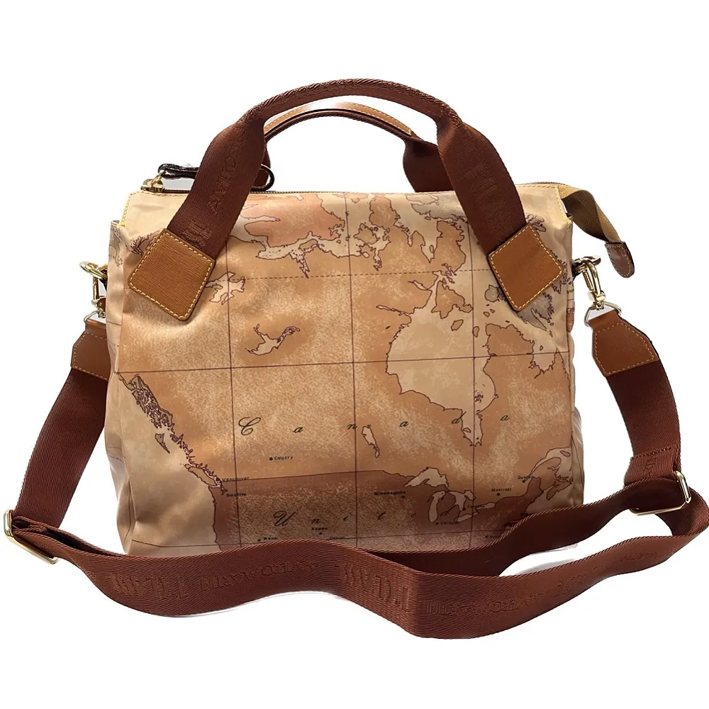 【Alviero Martini 義大利地圖包】尼龍拉鍊化妝包-中-地圖黃 歷史價格詳細信息