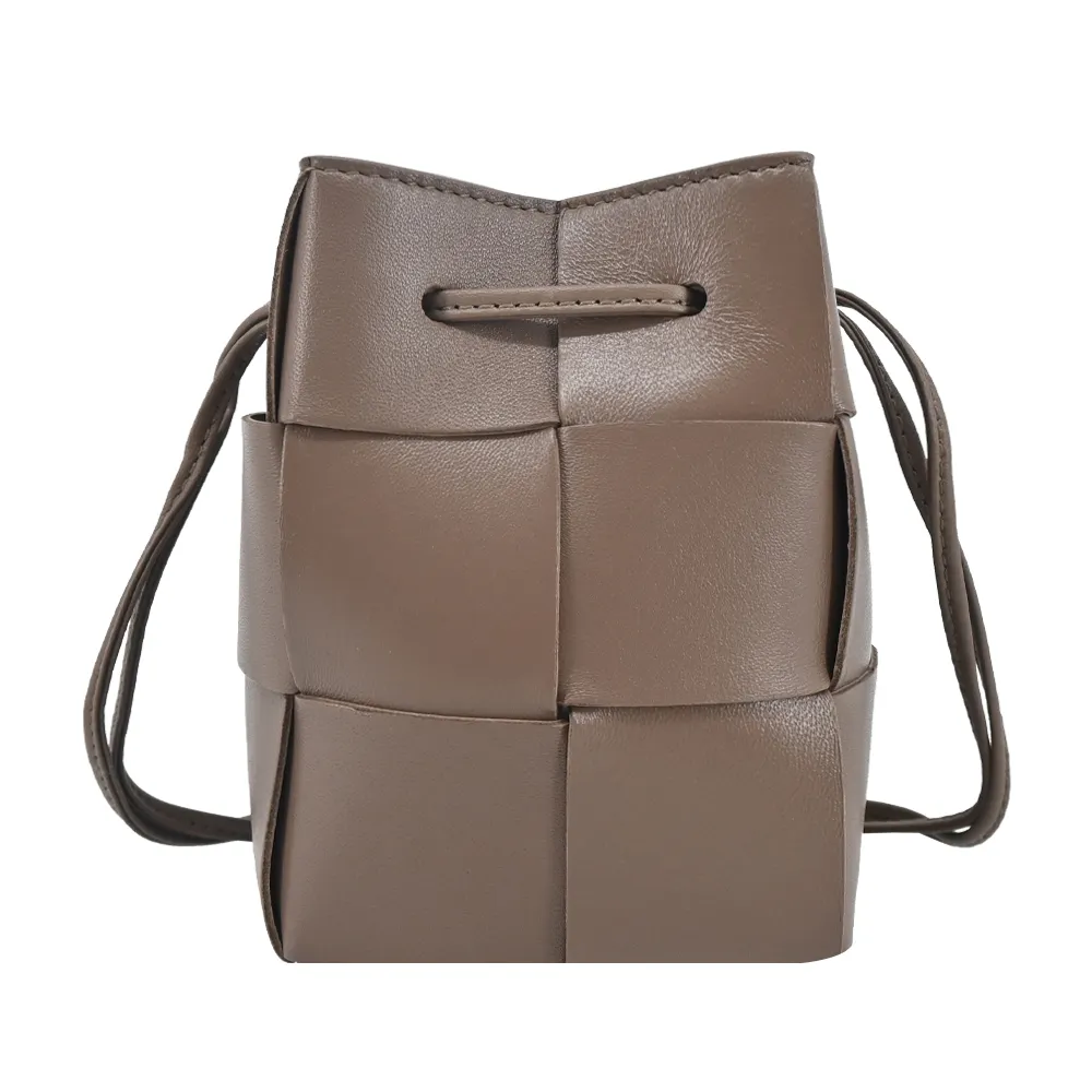 BOTTEGA VENETA Cassette 小牛皮編織ㄇ形拉鍊長夾(黑色) 649607 VBWD2 8803 歷史價格詳細信息