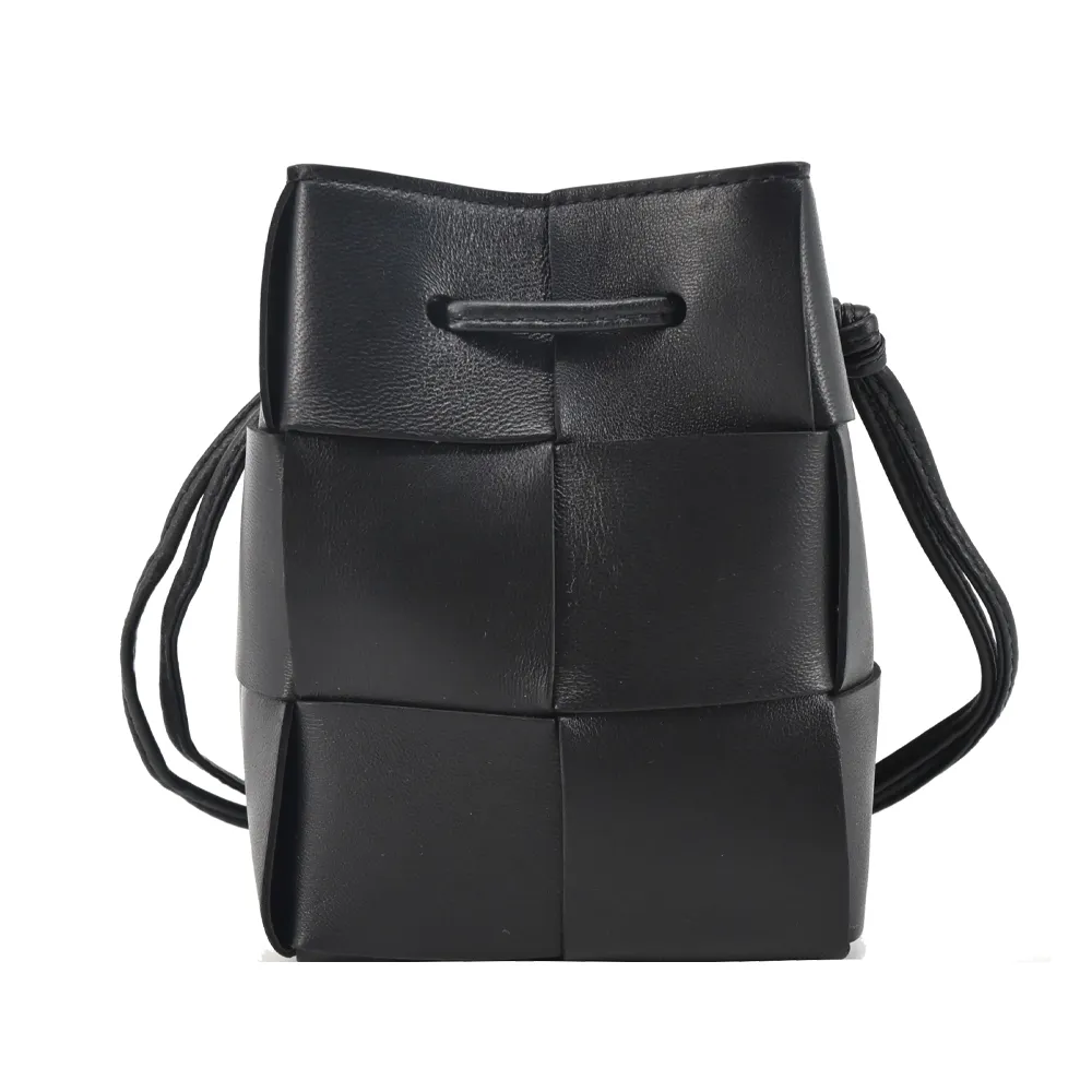 BOTTEGA VENETA Cassette 小牛皮編織ㄇ形拉鍊長夾(黑色) 649607 VBWD2 8803 歷史價格詳細信息