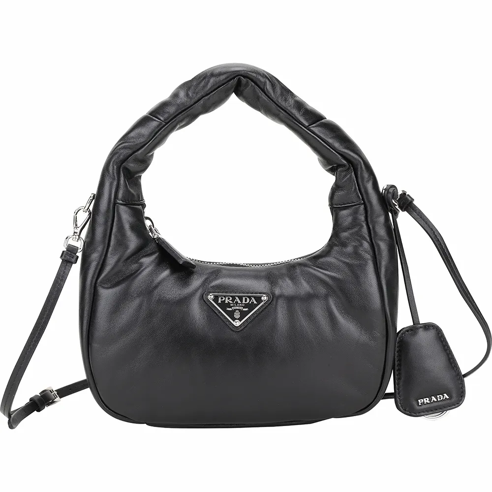 Prada 腋下包 絕對是Cool Girl必備的街拍Vintage?? 背著這只包和夥伴們走在壹起， 差點酷到沒朋友 歷史價格詳細信息