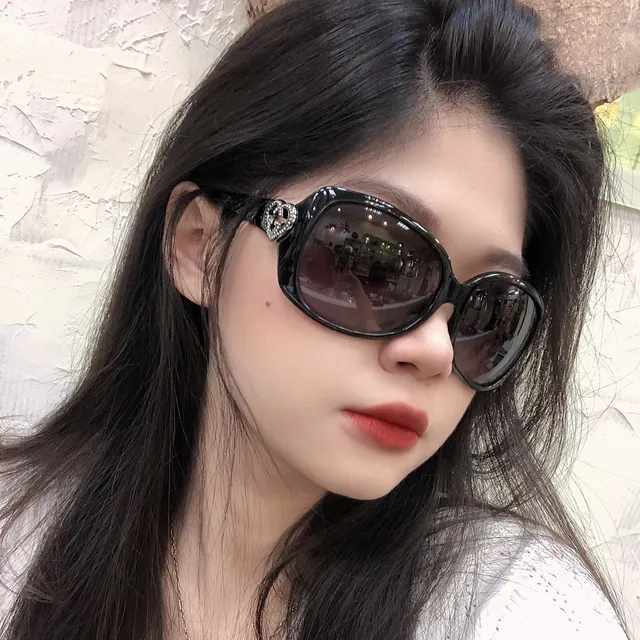 Gucci 水光無暇雙G氣墊粉餅SPF22 限量版 #02 象牙白 歷史價格詳細信息