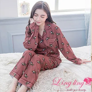 lingling A4345全尺碼-質感潮流微V領直條紋英字落肩款棉質長袖連身睡衣(質感粉) 歷史價格詳細信息