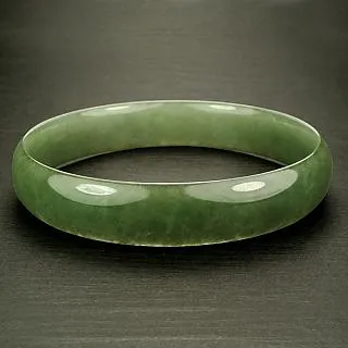 晉佳珠寶 Gemdealler Jewellery 天然緬甸A貨翡翠 生動精雕瑞獸麒麟送福 歷史價格詳細信息