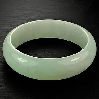 晉佳珠寶 Gemdealler Jewellery 天然緬甸A貨翡翠 生動精雕瑞獸麒麟送福 歷史價格詳細信息