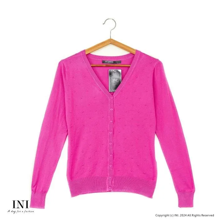 【INI】柔軟質感、設計感紋路針織上衣．梅紅色 歷史價格詳細信息