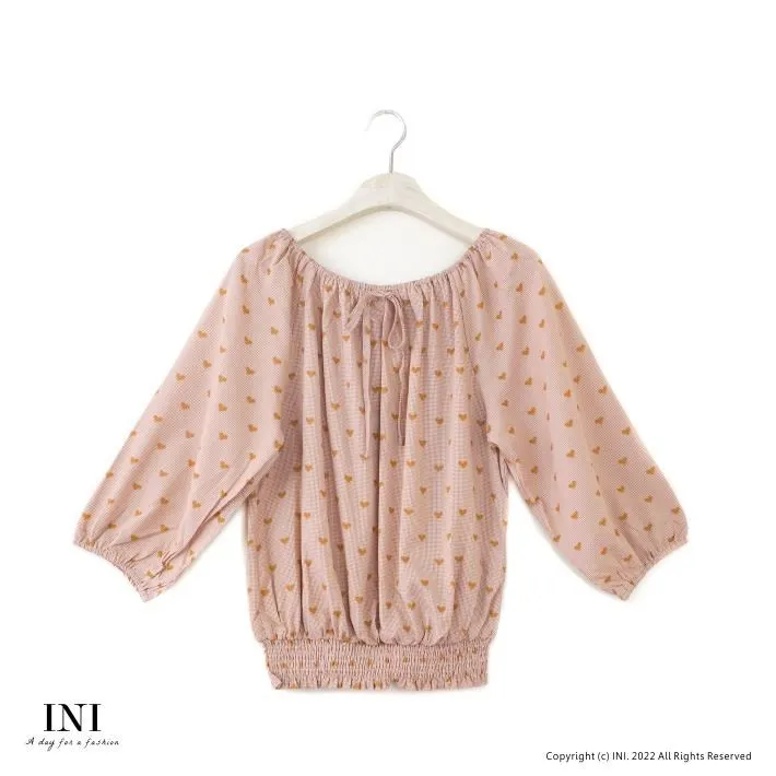 【INI】柔軟質感、設計感紋路針織上衣．梅紅色 歷史價格詳細信息