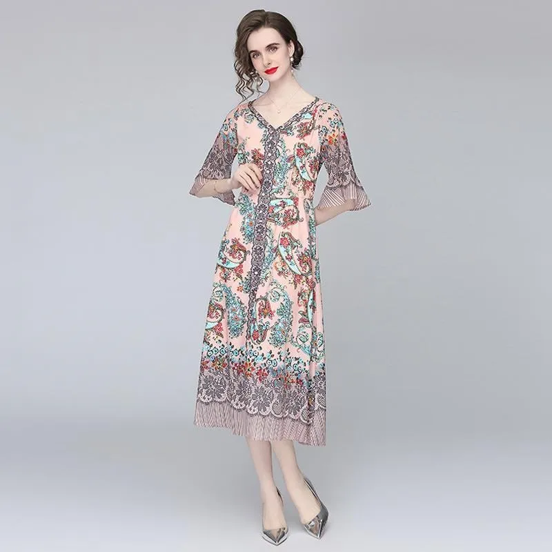 《D'Fina 時尚女裝》 歐洲中長版蕾絲方領氣質收腰長袖植絨洋裝 歷史價格詳細信息