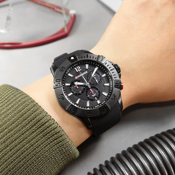 WENGER / 01.0643.120 / Seaforce 海神 三眼計時 潛水錶 日期 防水 矽膠手錶 黑色 43mm 歷史價格詳細信息